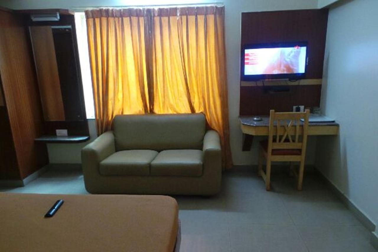Mlc Gateway Deluxe Inn Bangalore Exterior foto