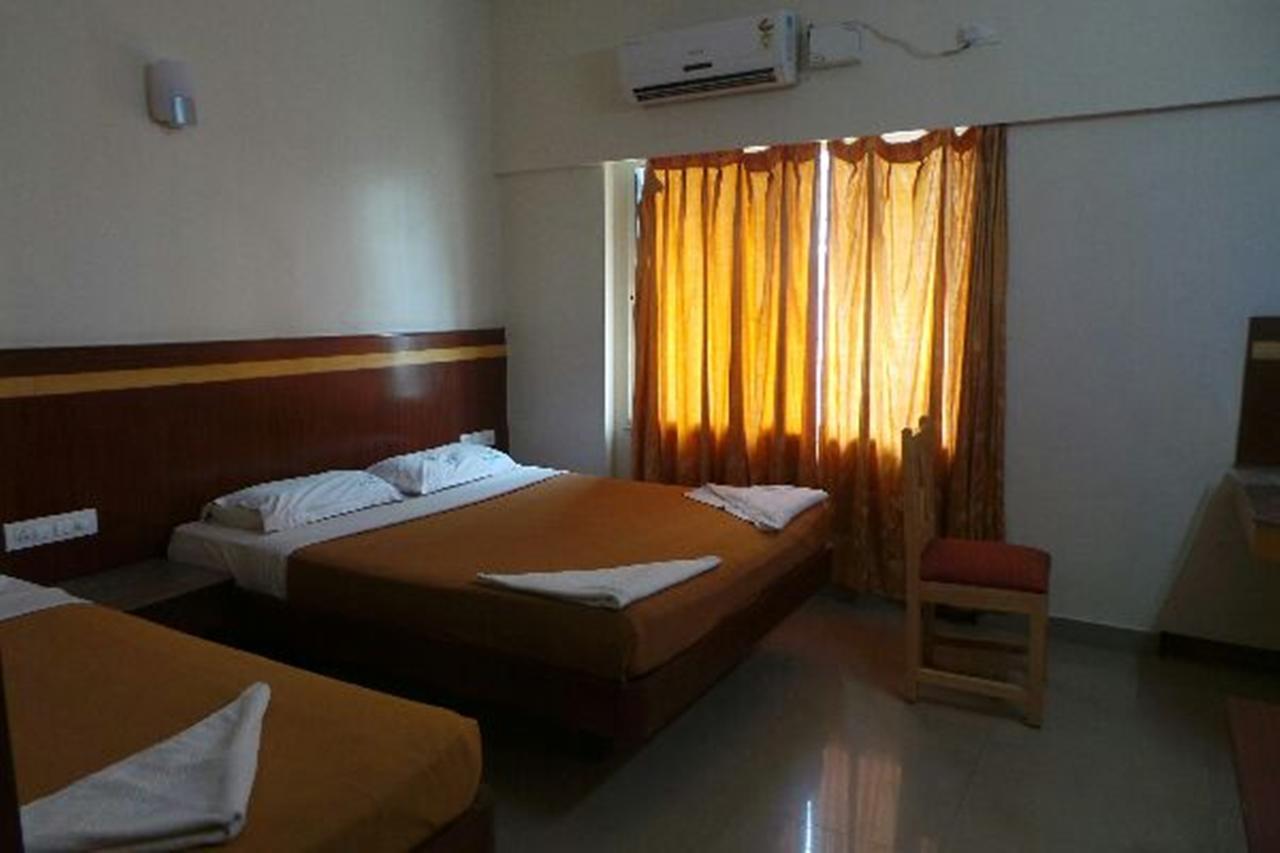 Mlc Gateway Deluxe Inn Bangalore Exterior foto