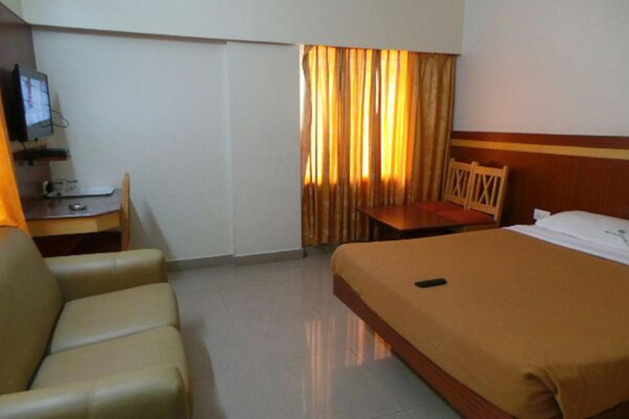 Mlc Gateway Deluxe Inn Bangalore Exterior foto
